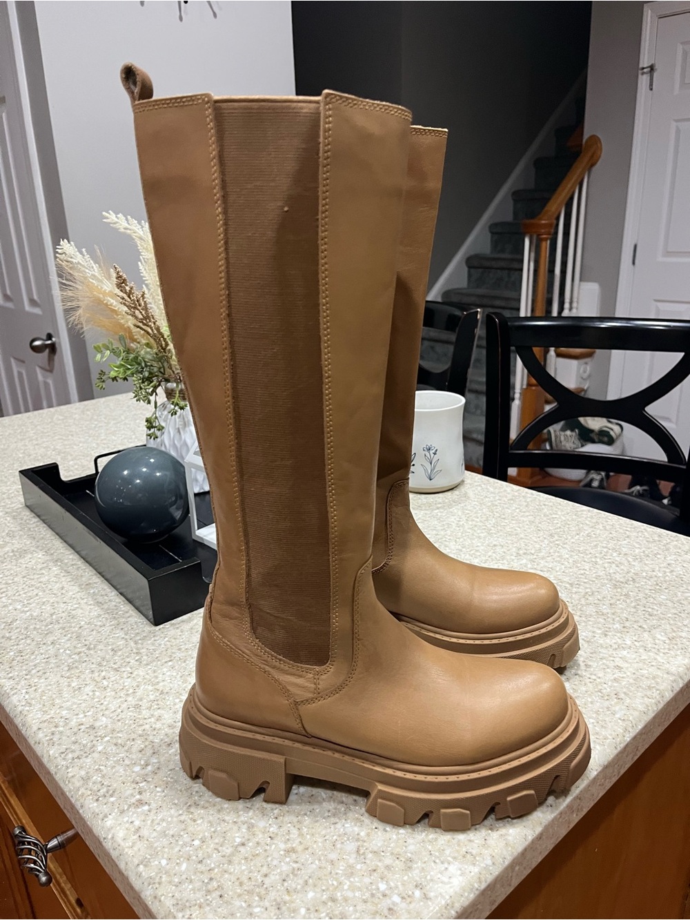 Steve Madden Wayden Tall Leather Chelsea Lug Boots Tan Women’s Size 7 - Picture 2 of 7